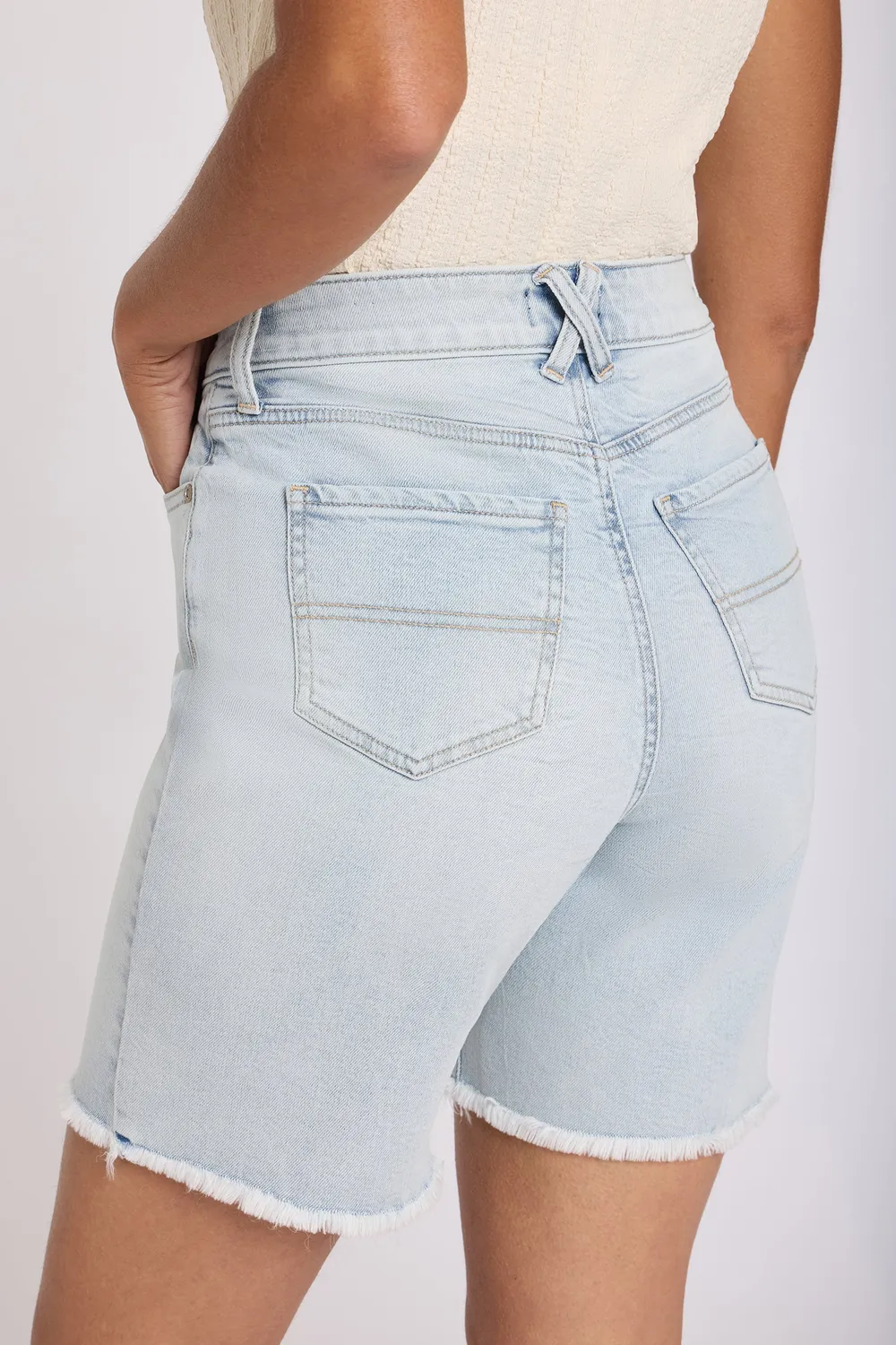 NYDJ Erin Jeansshorts Desert Shoreline Hellblau