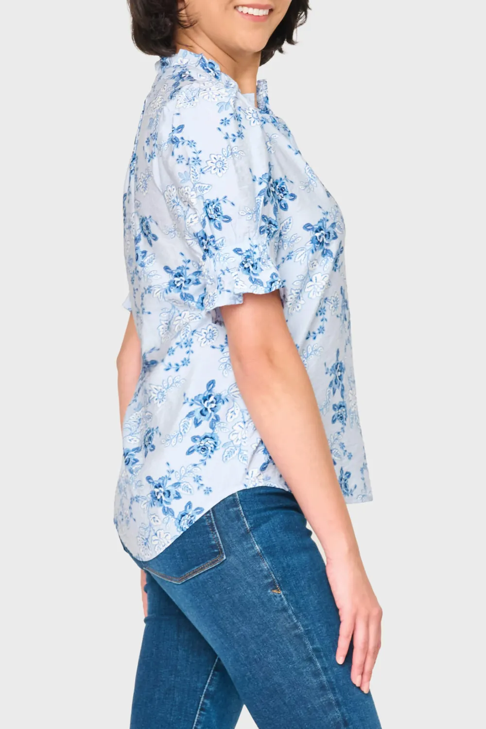 Gibsonlook Dianthus Henley Bluse Soft Sky Floral Gr XS-XL