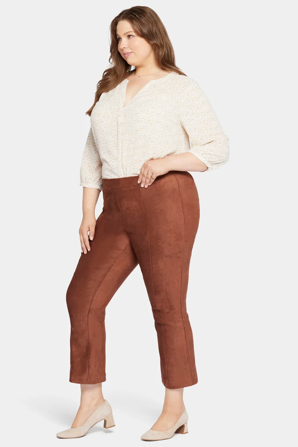 NYDJ Bootcut Pull-On Hose Plus Coffee Bean Wildleder-Optik