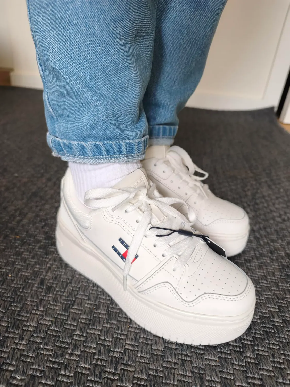 Tommy Jeans TJW Retro Basket Flatform Sneaker Weiß