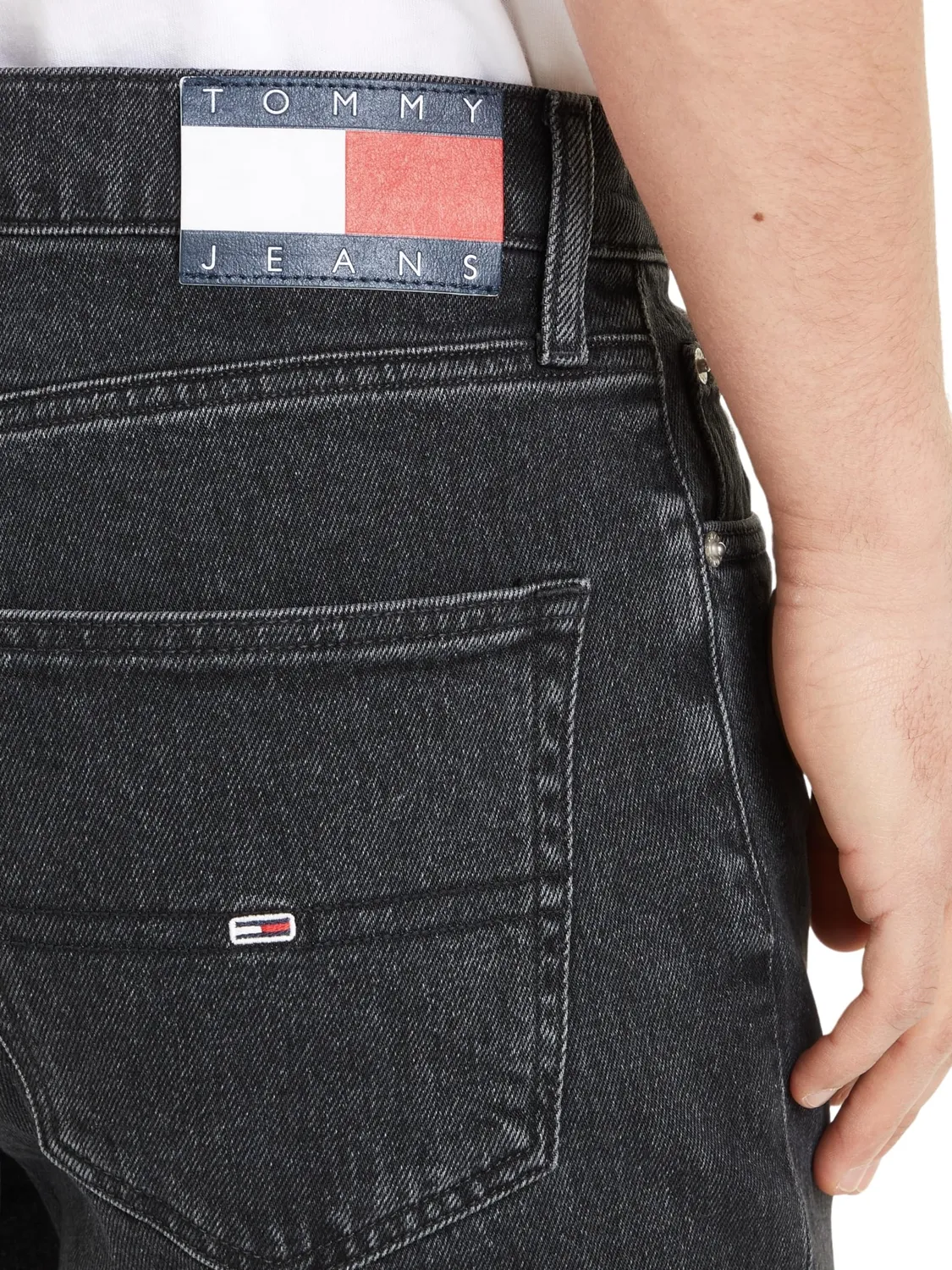 Tommy Jeans Dad Jean DM0DM18120 Herren Jeanshose Tapered