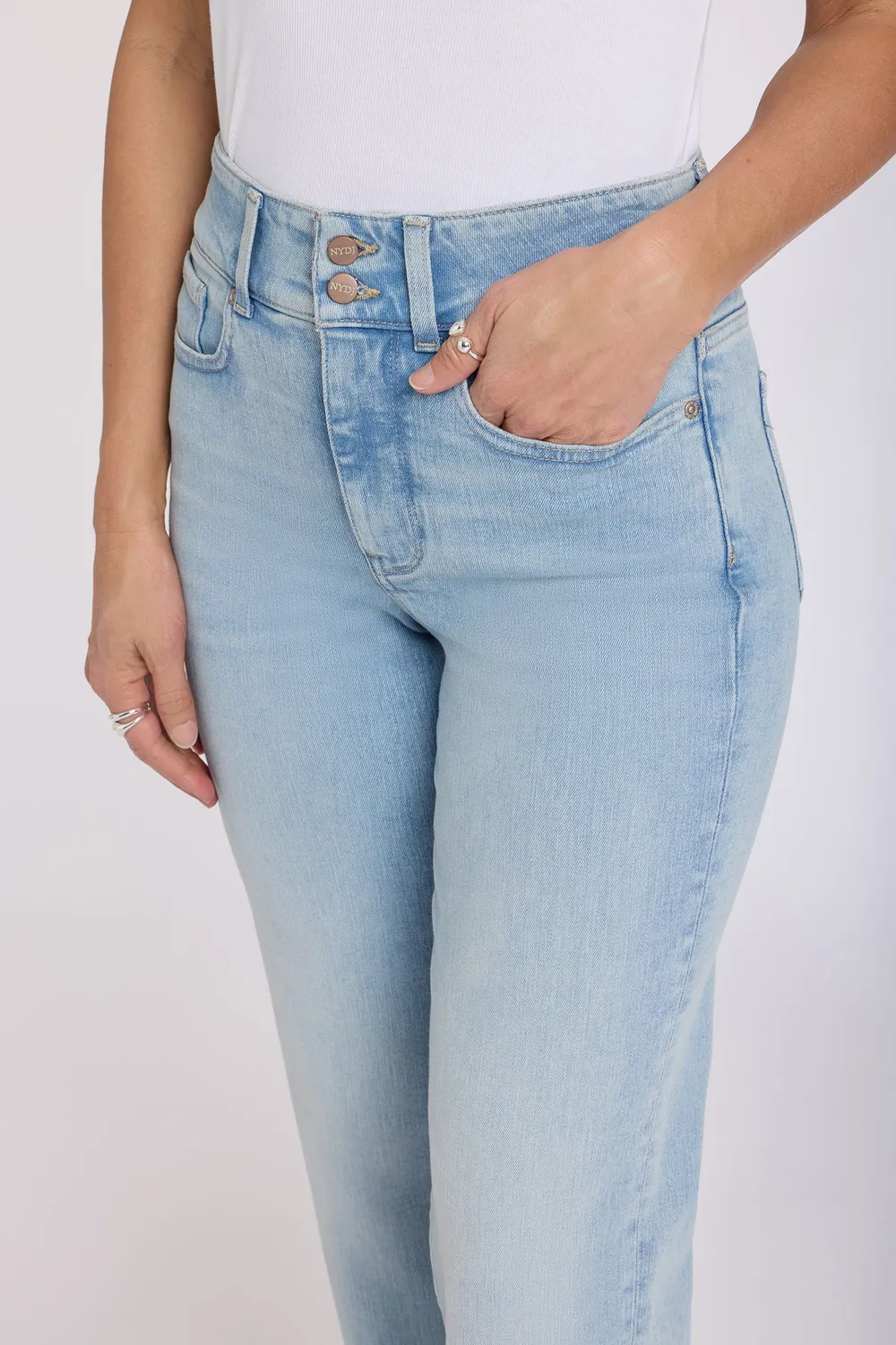 NYDJ Bailey Relaxed Straight Crop Keys View hell