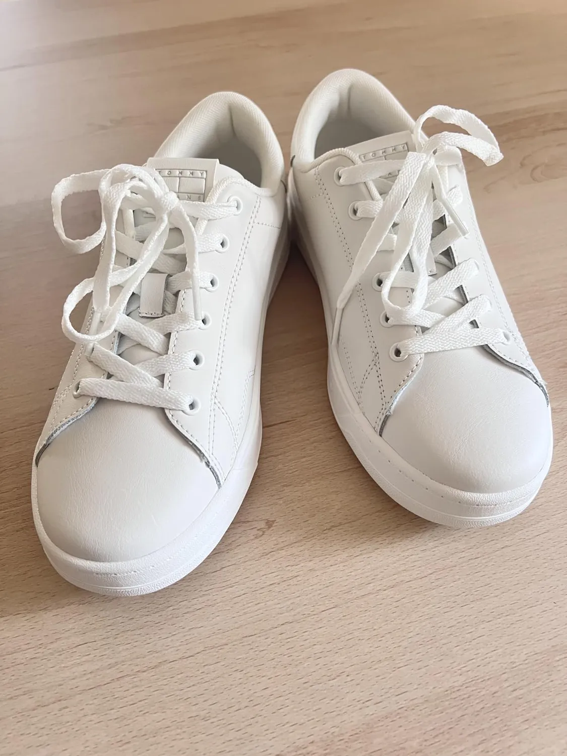 Tommy Jeans TJW Script Cupsole Low-Top-Sneaker Weiß