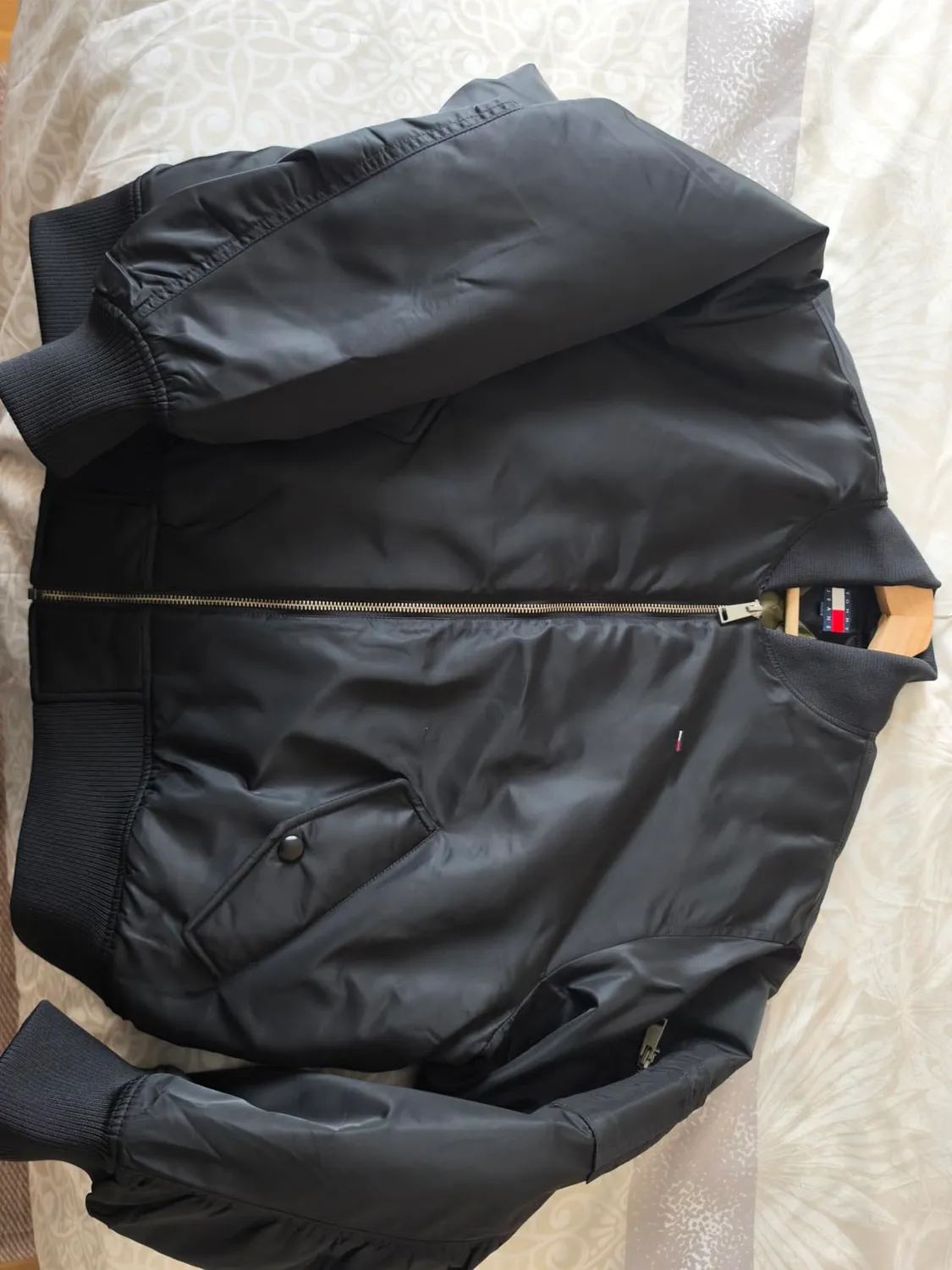 Tommy Jeans TJW Essential DW0DW22046 Bomberjacke S
