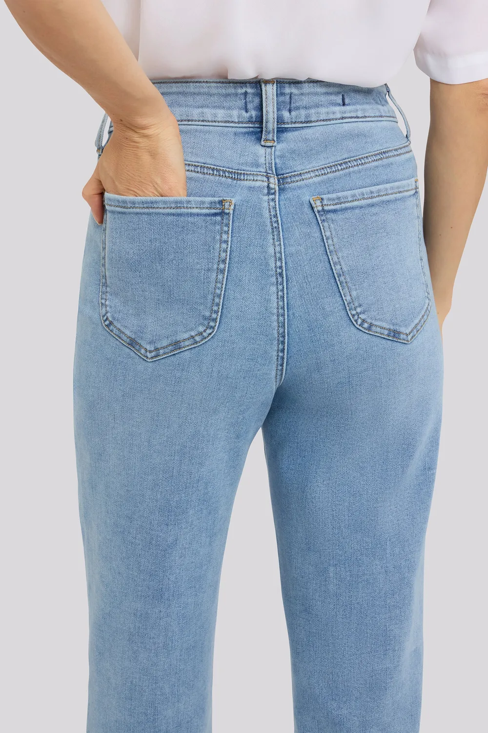 NYDJ Kasey Stovepipe Jeans Mist Springs hellblau