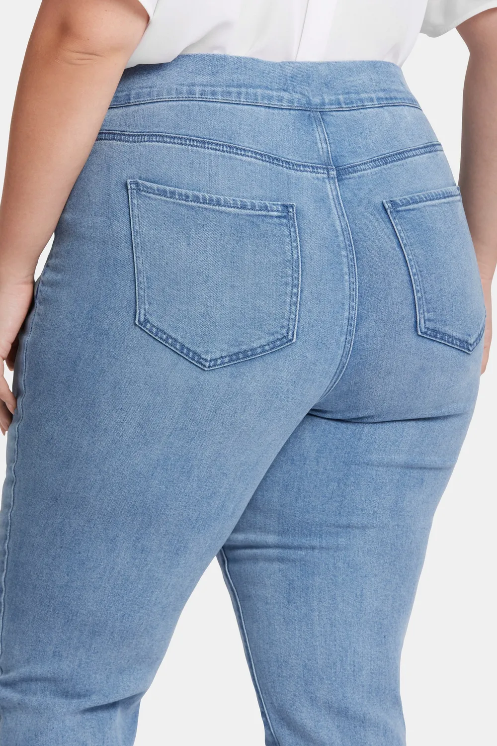 NYDJ Dakota Crop Pull-On Jeans Corfu Plus Cropped Jeans Hellblau