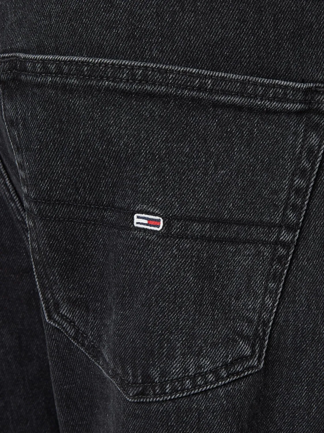 Tommy Jeans Dad Jean DM0DM18120 Herren Jeanshose Tapered