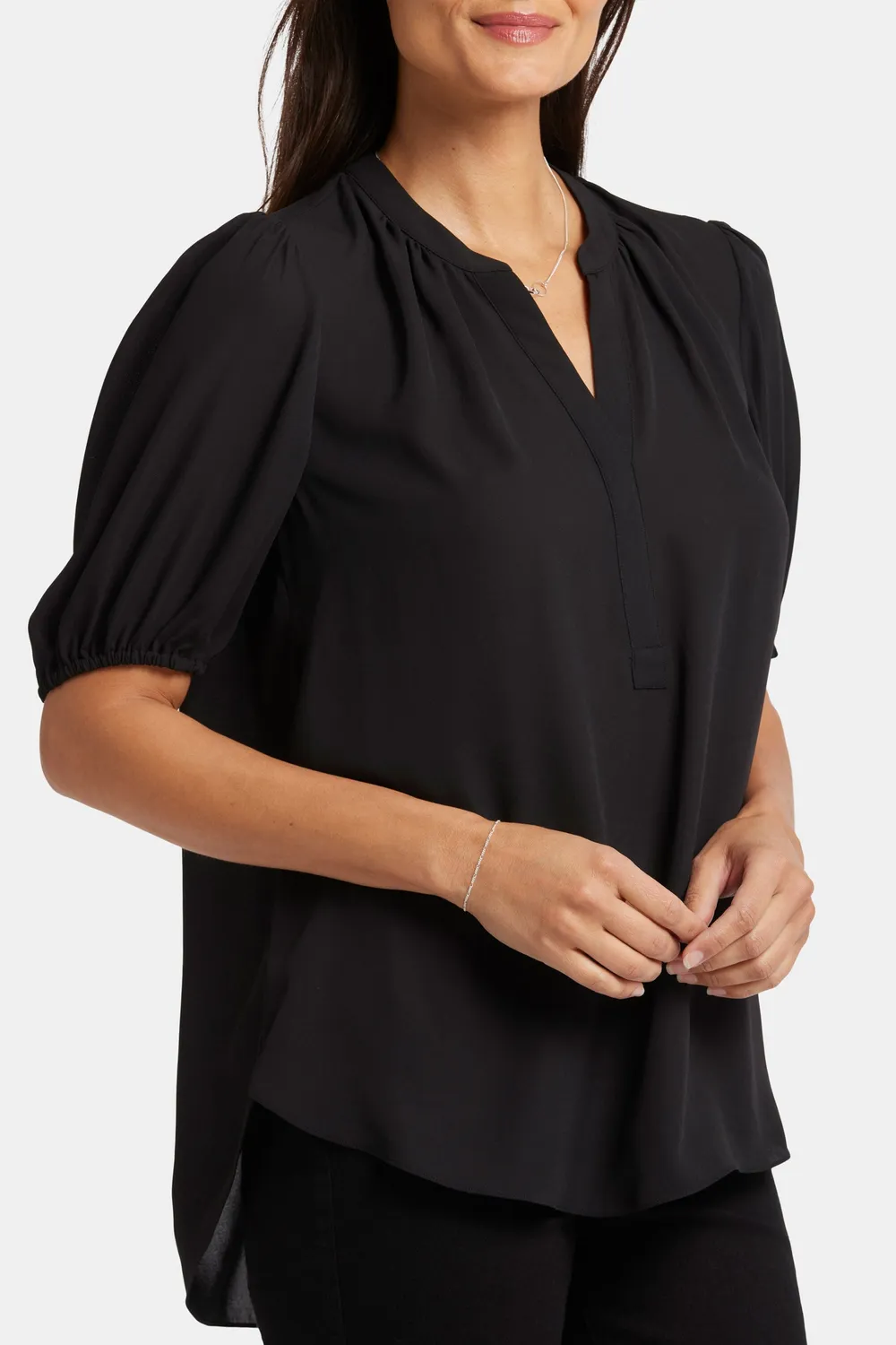 NYDJ Short Puff Sleeve Popover Bluse Schwarz Georgette