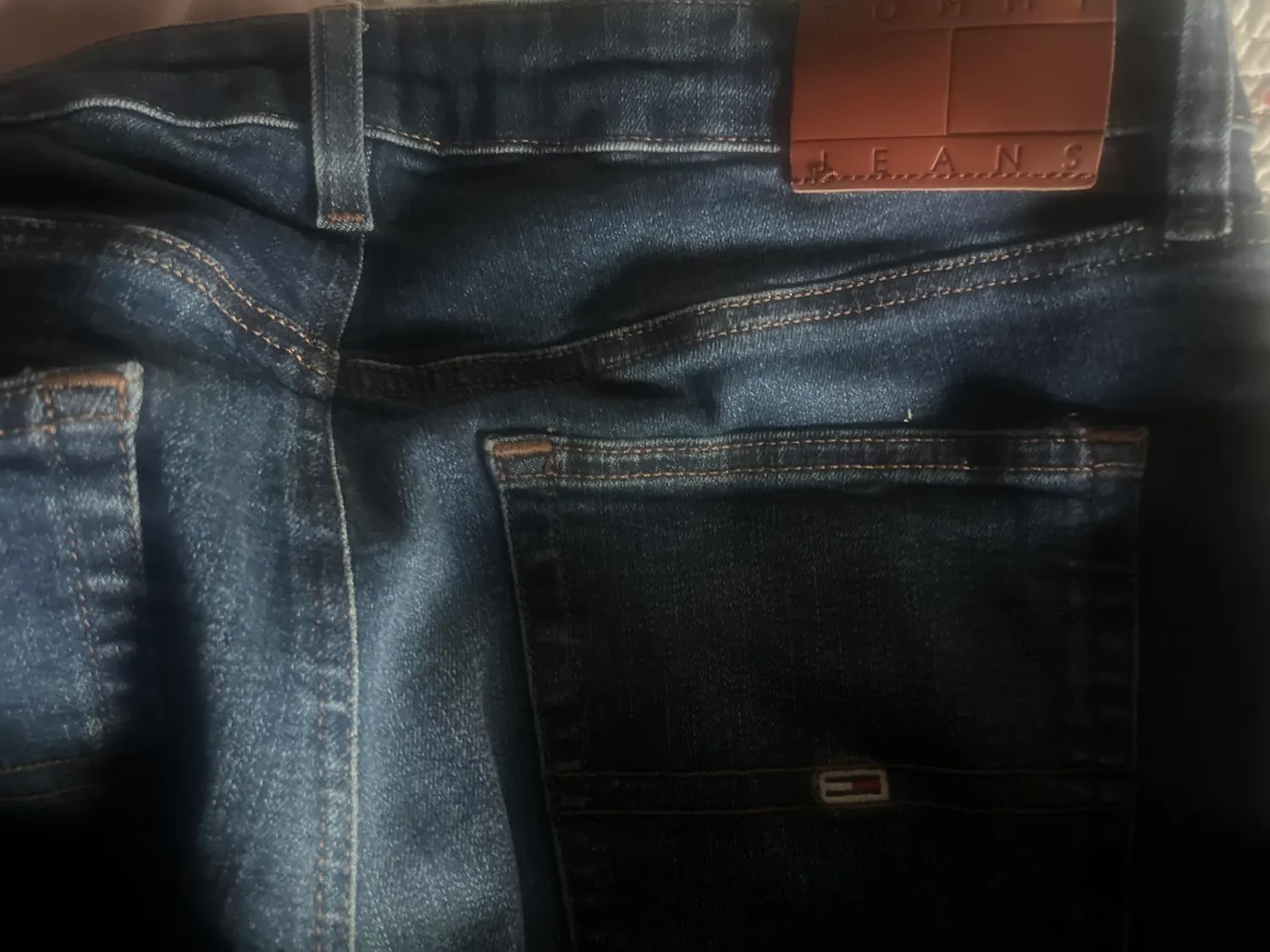 Tommy Jeans Austin Slim Fit Jeans 30W/34L dunkelblau Denim