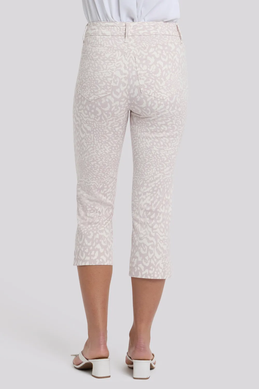 NYDJ Marilyn Straight Crop Jeans Snow Leopard mit Lift Tuck