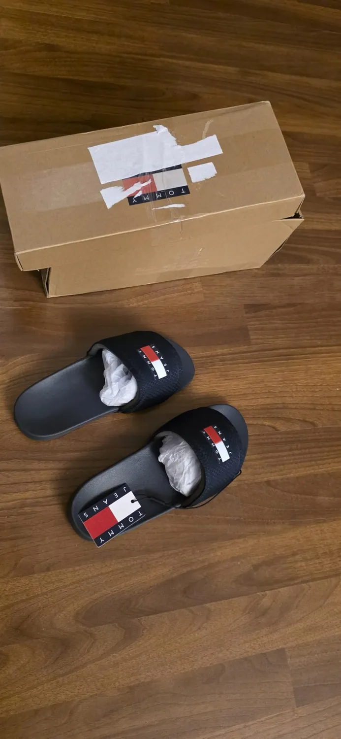 Tommy Jeans TJM Pool EM0EM01673 Slides Herren Schwarz 43 EU