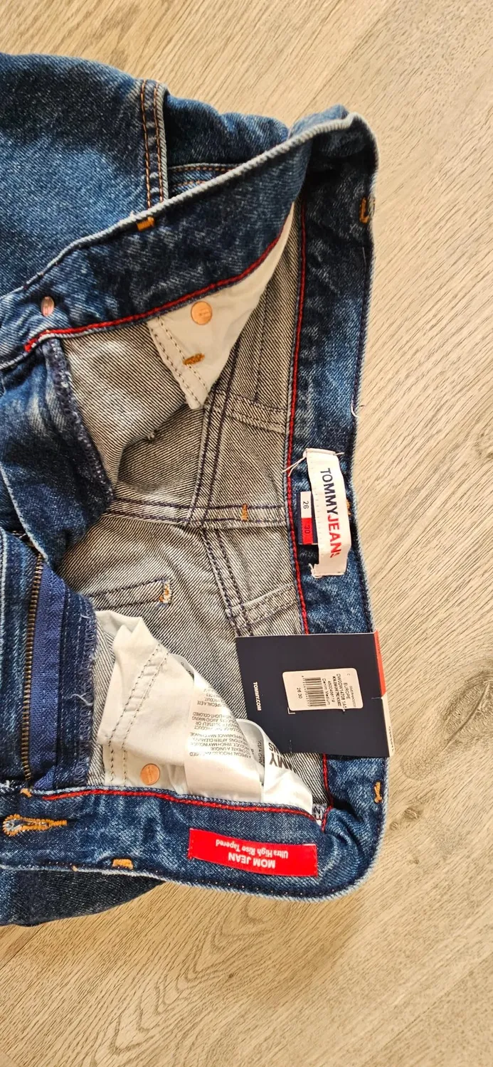 Tommy Jeans Mom Jean High Waist Jeans high waist