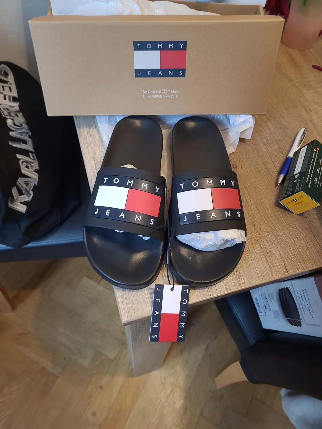 Tommy Jeans Flag Pool Slide Damen Schlappen Schwarz 38 EU