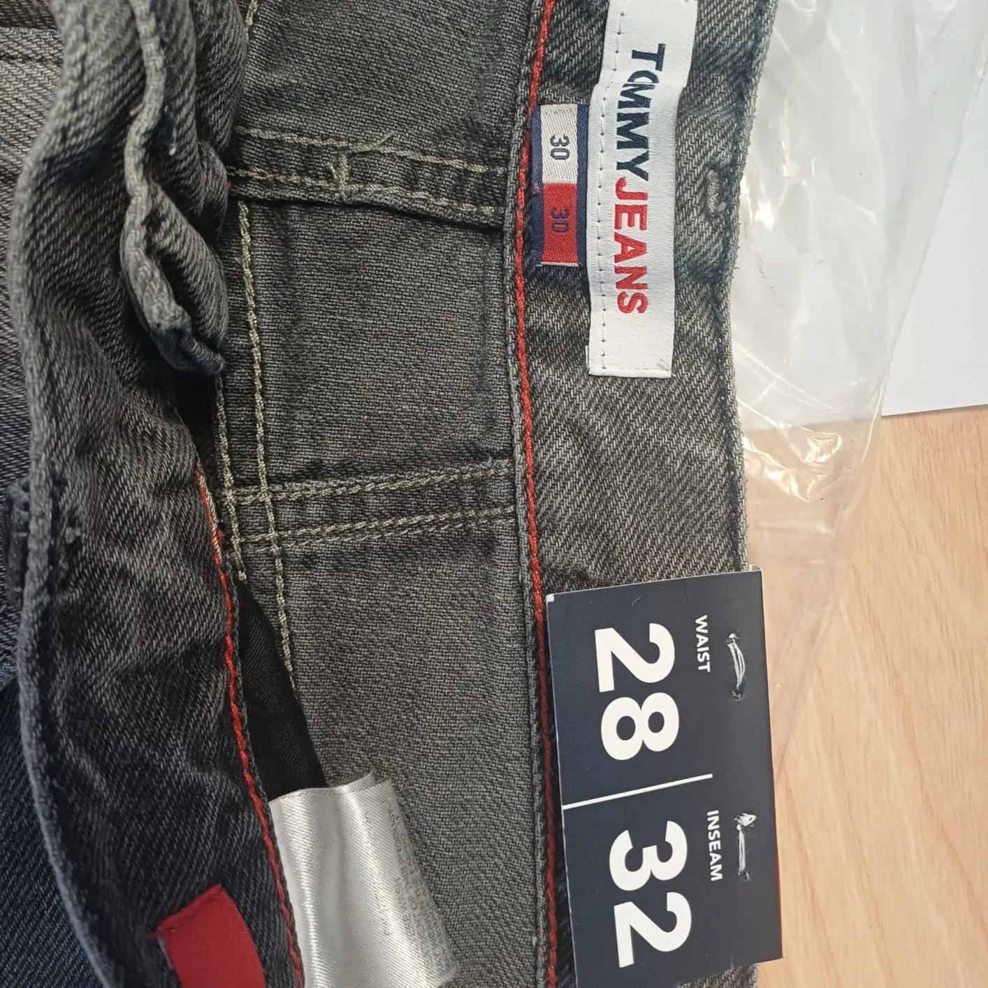 Tommy Jeans Mom Jean DW0DW16647 Damen Jeans 34W/32L