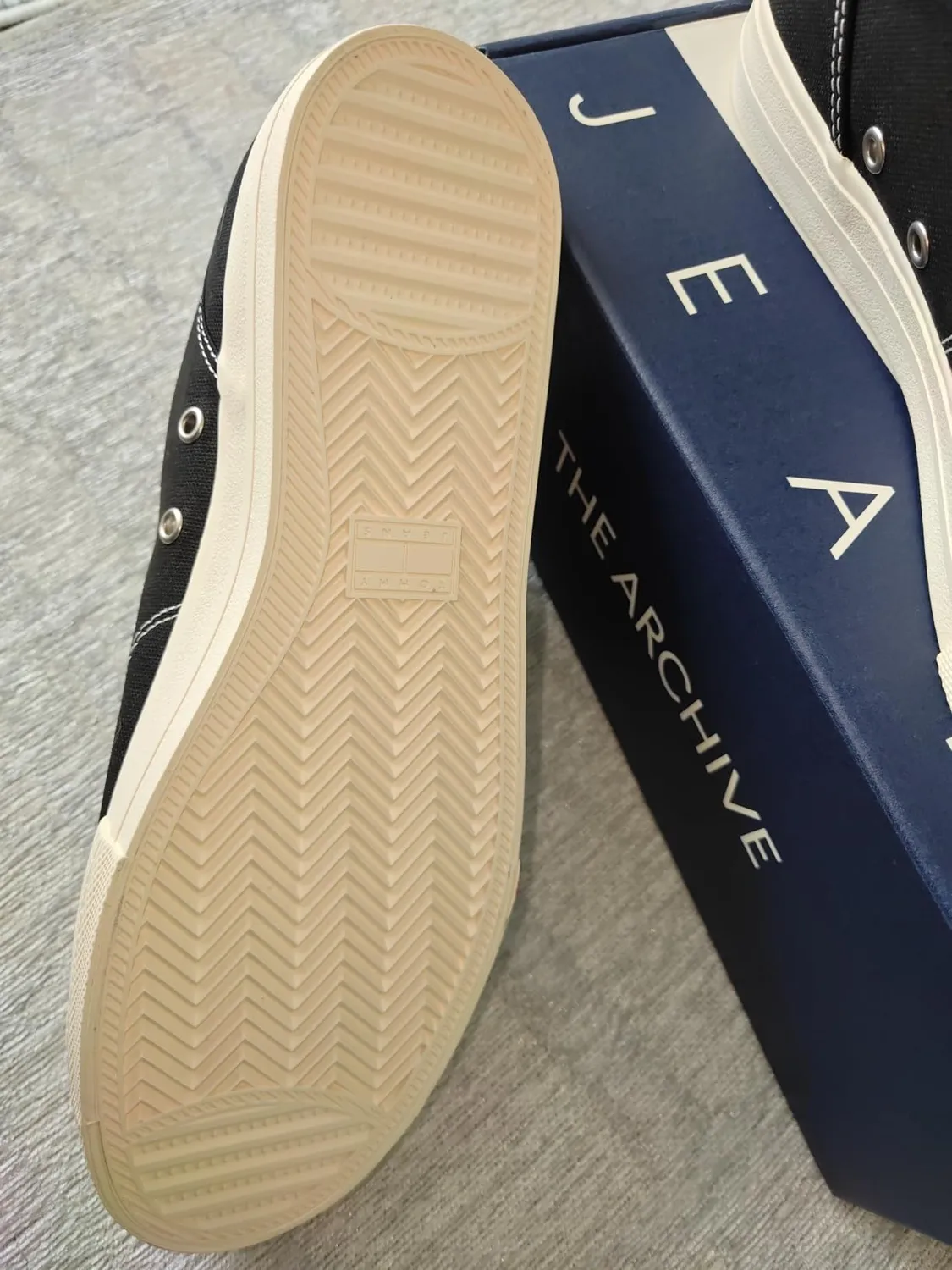 Tommy Jeans Archive Y2K EN0EN03034 Mid-Top Sneaker Gr.38 schwarz