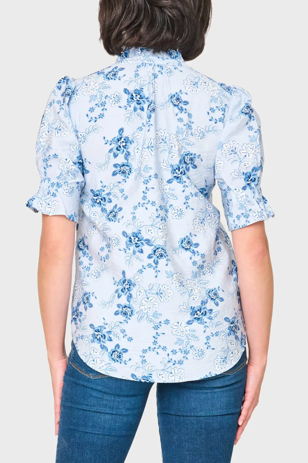 Gibsonlook Dianthus Henley Bluse Soft Sky Floral Gr XS-XL