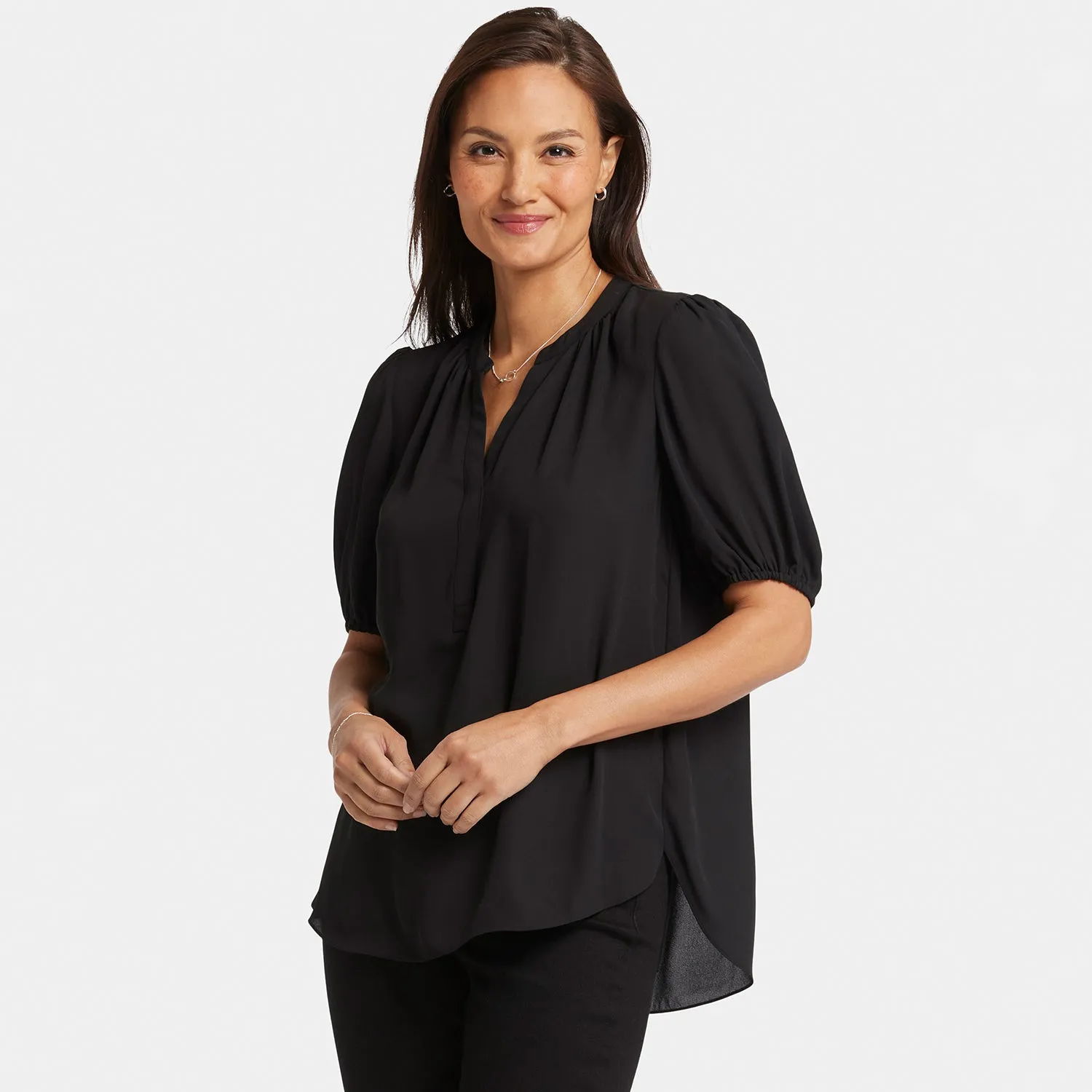 NYDJ Short Puff Sleeve Popover Bluse Schwarz Georgette