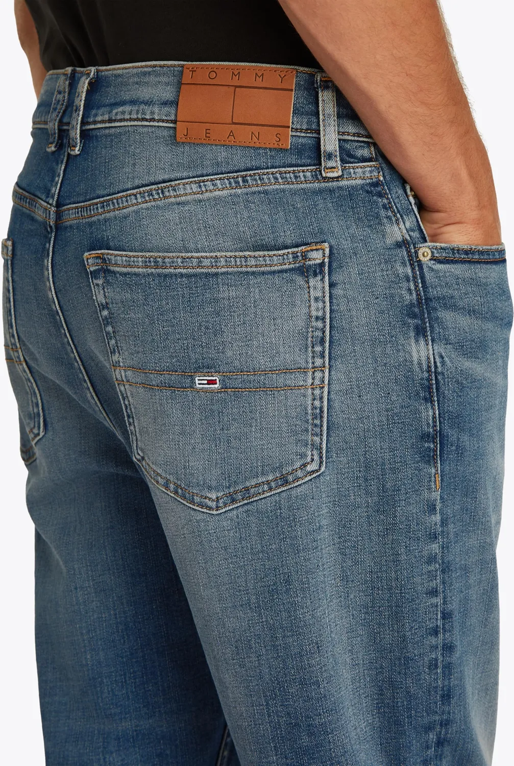 Tommy Jeans Isaac Relaxed Tapered Jeans 28W 32L elastisch