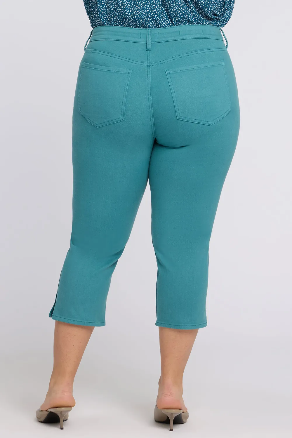NYDJ Chloe Capri Plus Jeans Harbor Blue 23 Inch