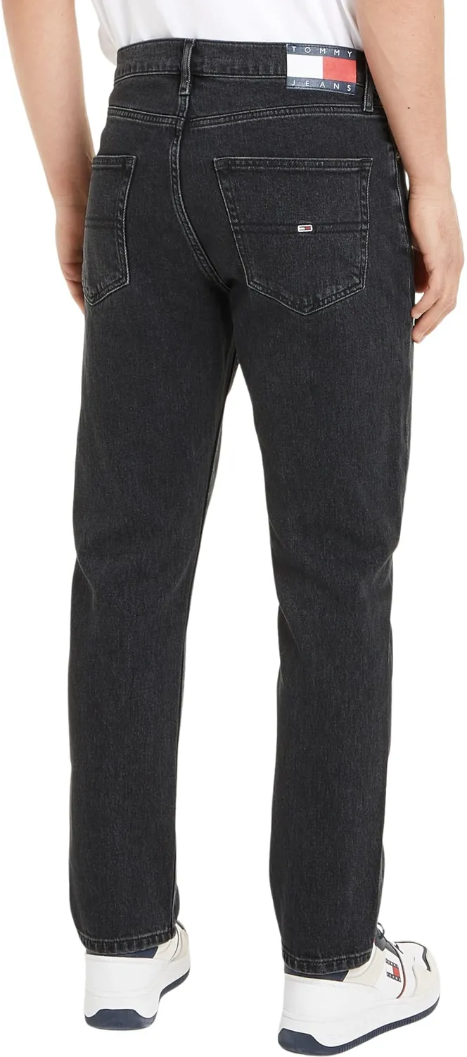 Tommy Jeans Dad Jean DM0DM18120 Herren Jeanshose Tapered
