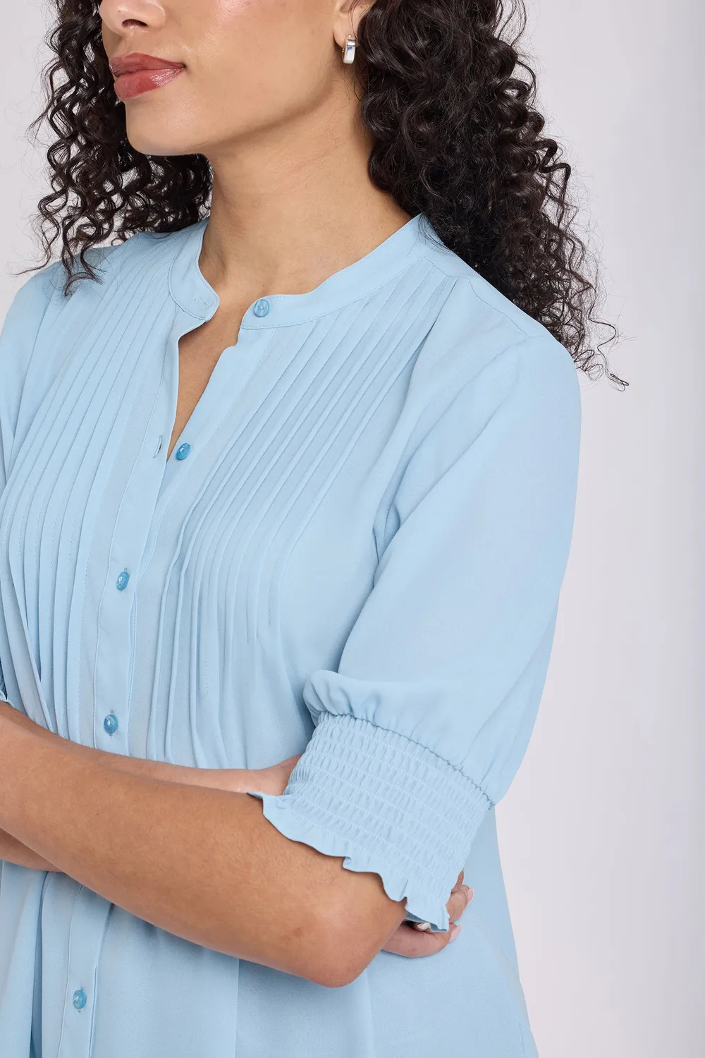 NYDJ Pleated Kurzarm-Bluse Starlight Blau plissiert