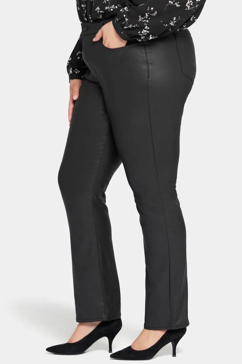 NYDJ Marilyn Straight Jeans Black Coated Plus Leder-Optik