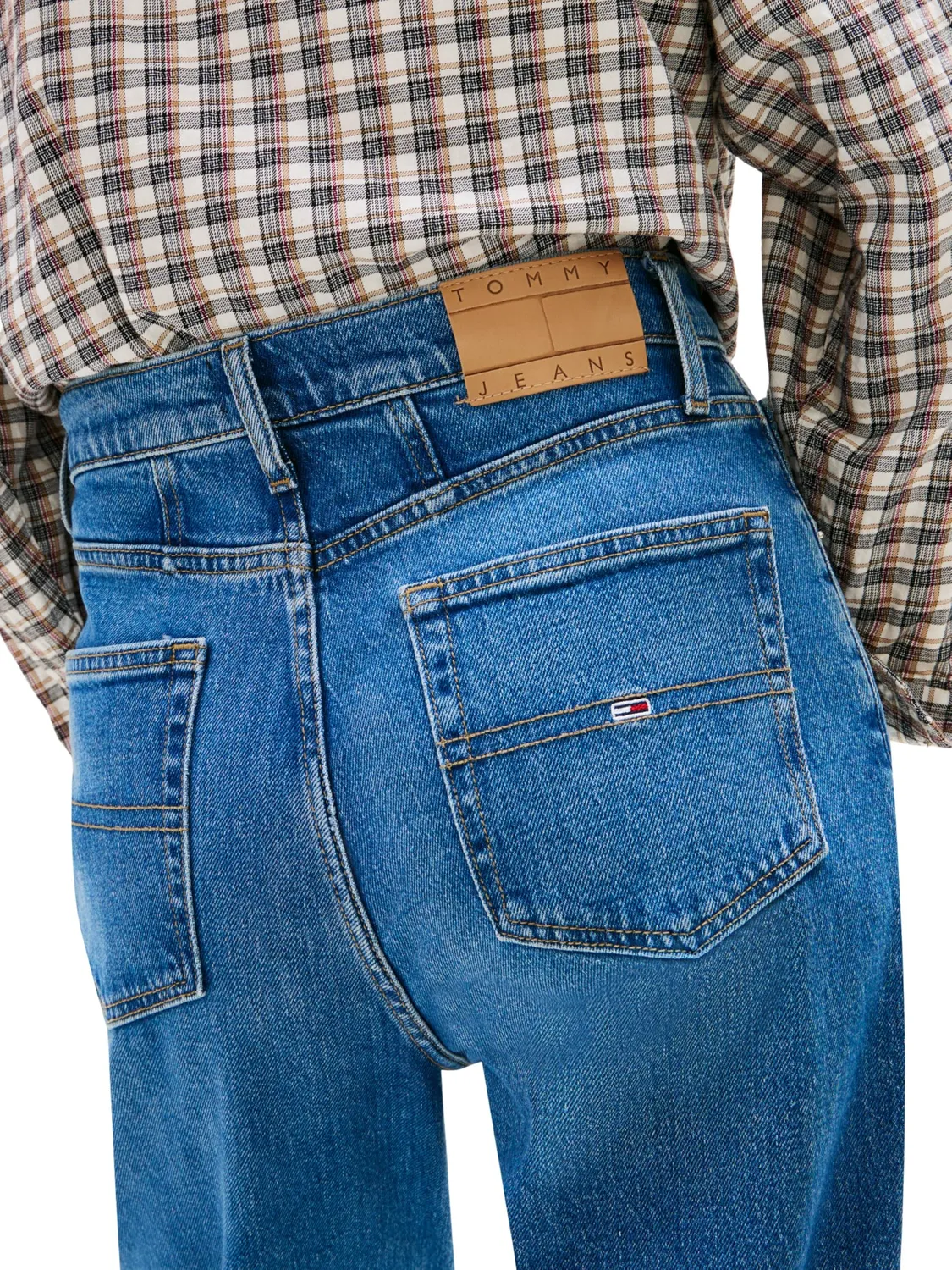 Tommy Jeans Mom Jeans Tapered Fit Jeans 27W/32L