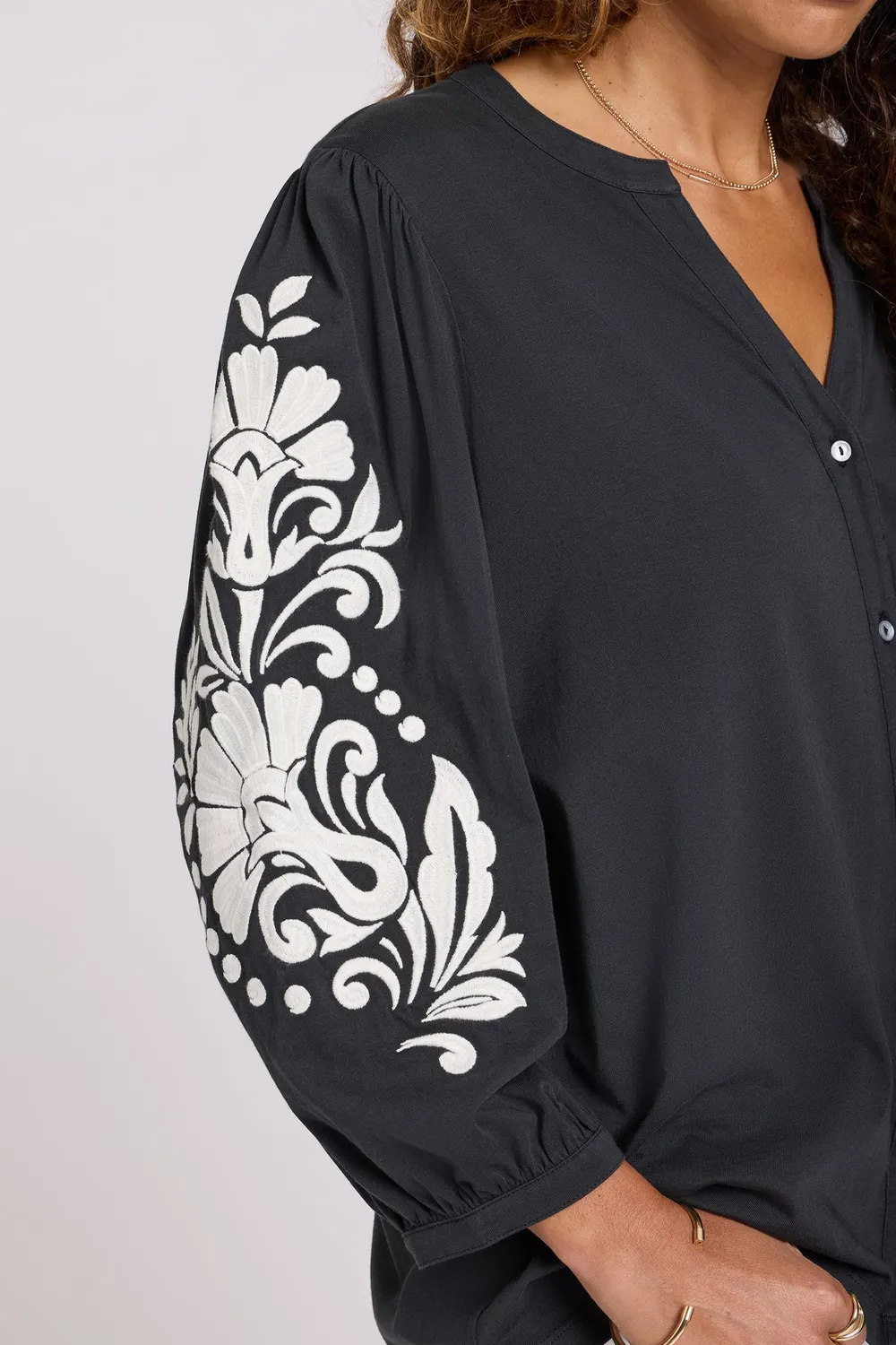 NYDJ Embroidered Knit Bluse Black Ivory Baumwolle