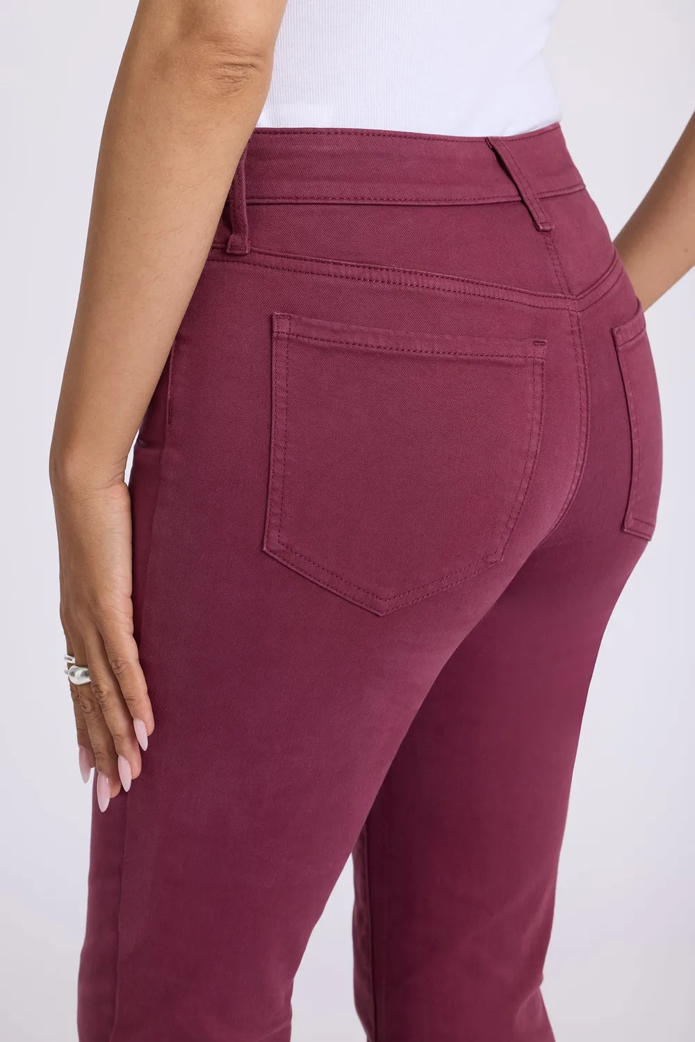 NYDJ Marilyn Straight Tall Jeans True Burgundy lang Bordeaux