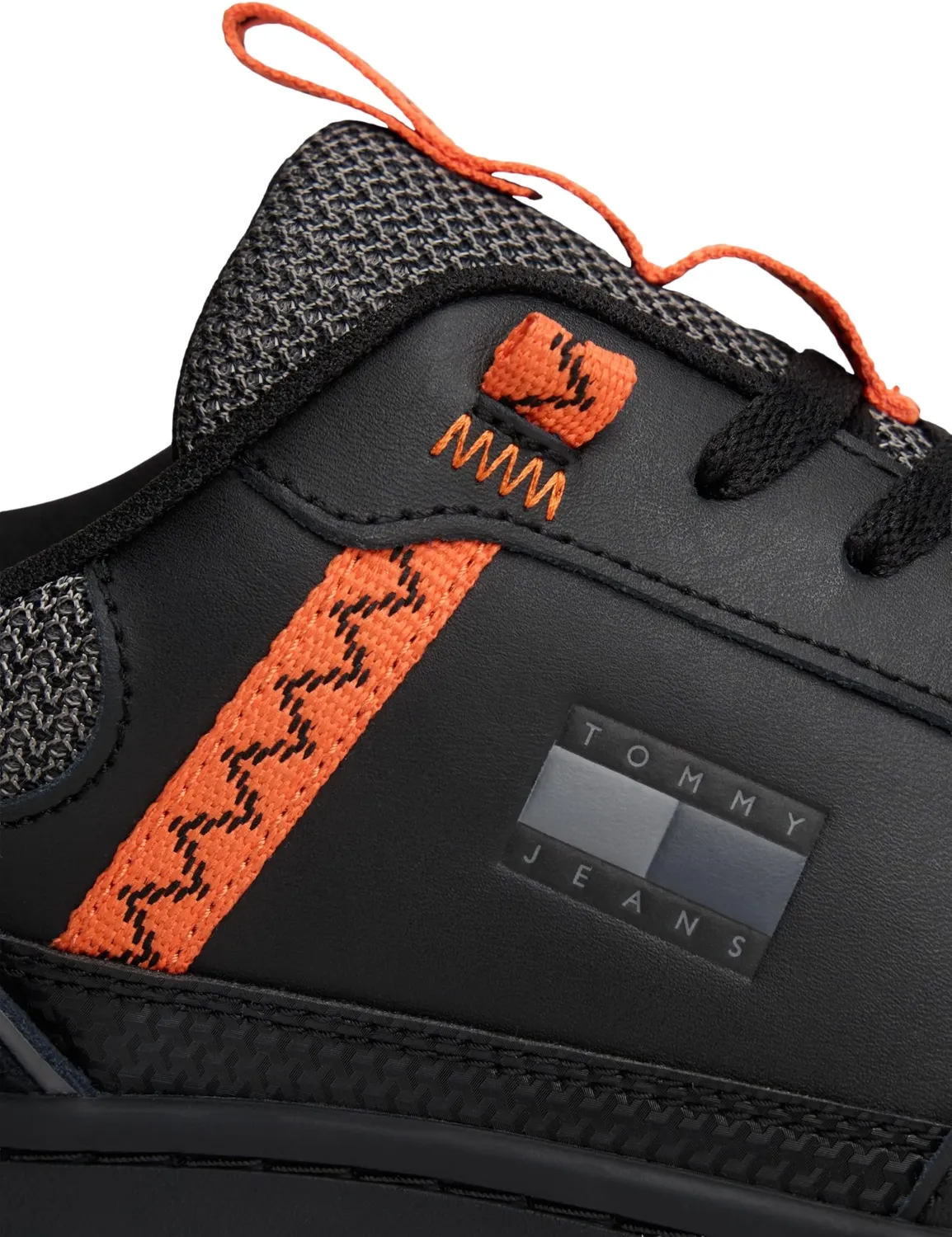 Tommy Jeans TJM Retro Basket EM0EM01657 Sneaker 40 Black
