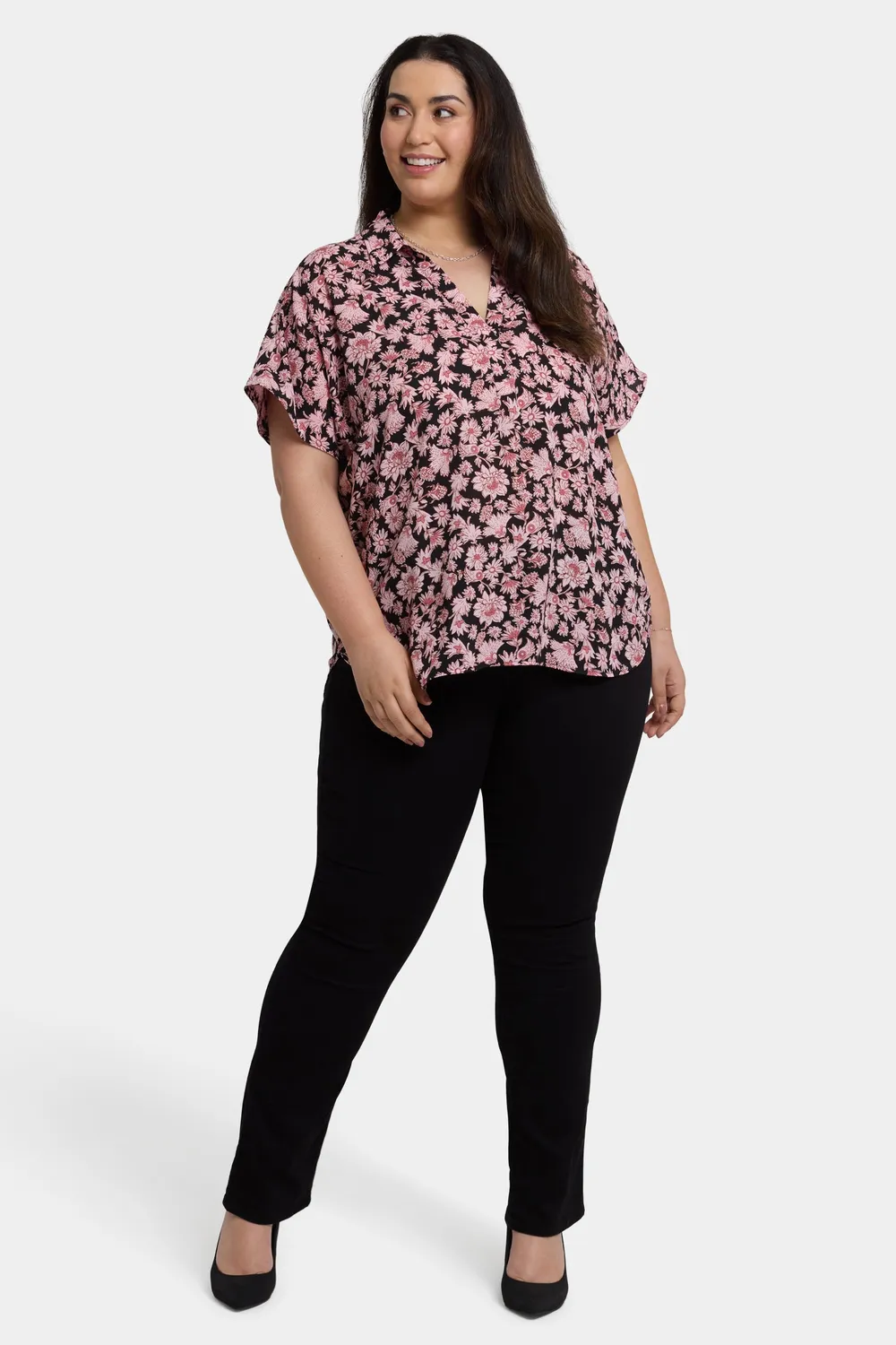 NYDJ Becky Plus Kurzarm-Bluse Lilla Garden gemustert