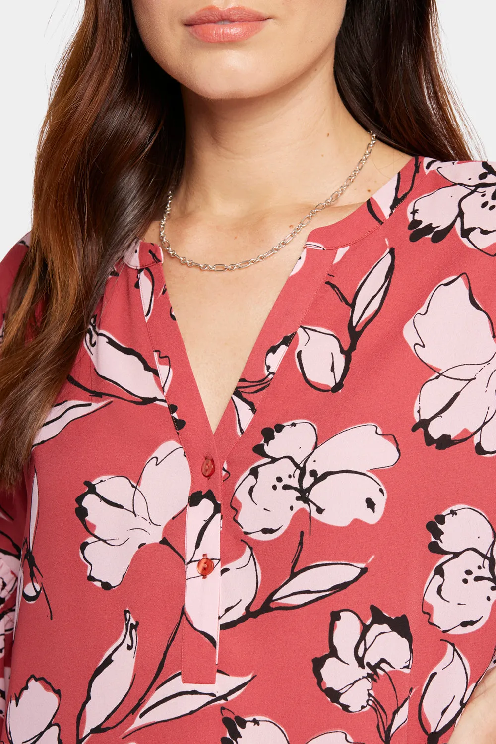 NYDJ Paulina Bountiful Bluse Rot Multi mit Knopfleiste