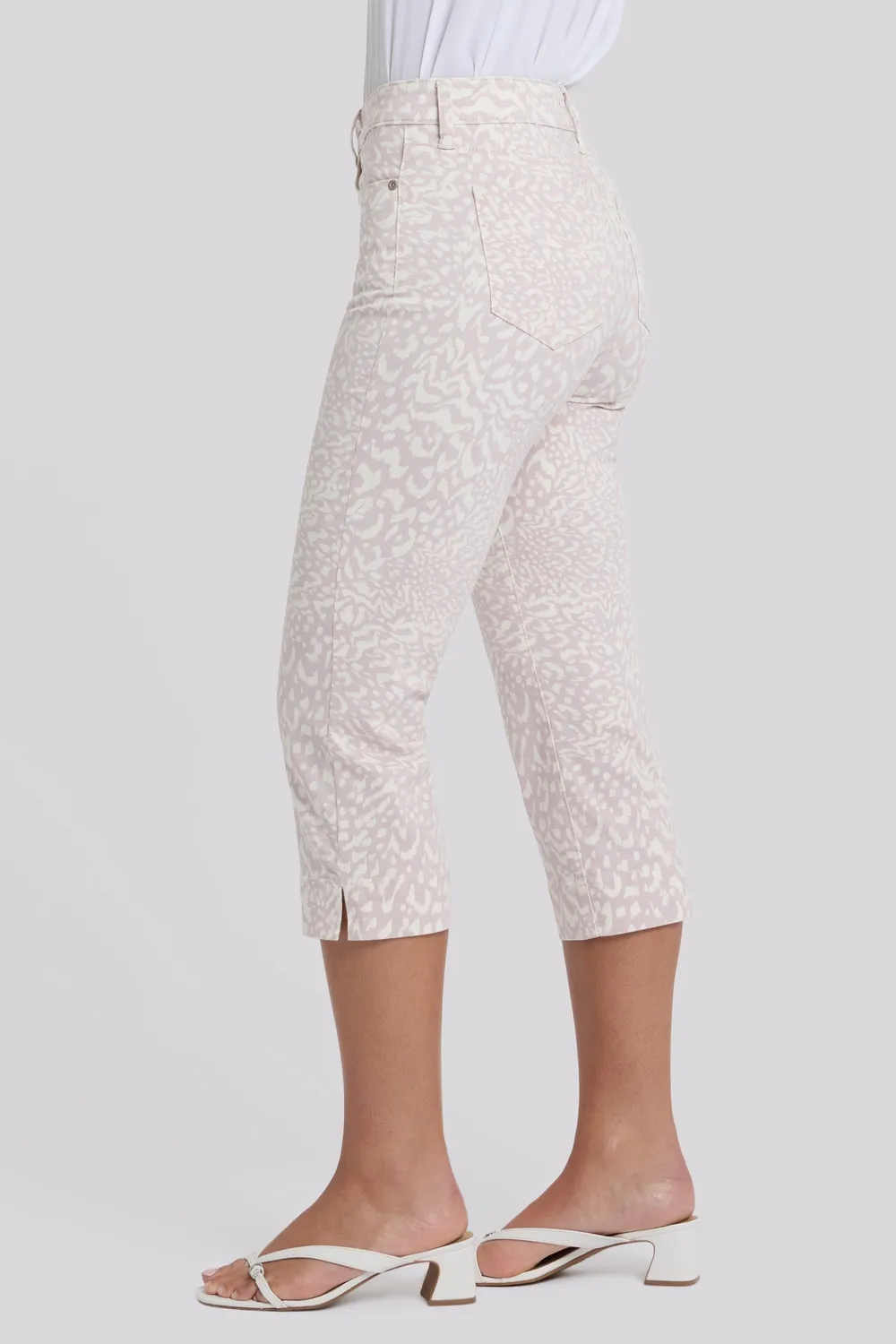 NYDJ Marilyn Straight Crop Jeans Snow Leopard mit Lift Tuck