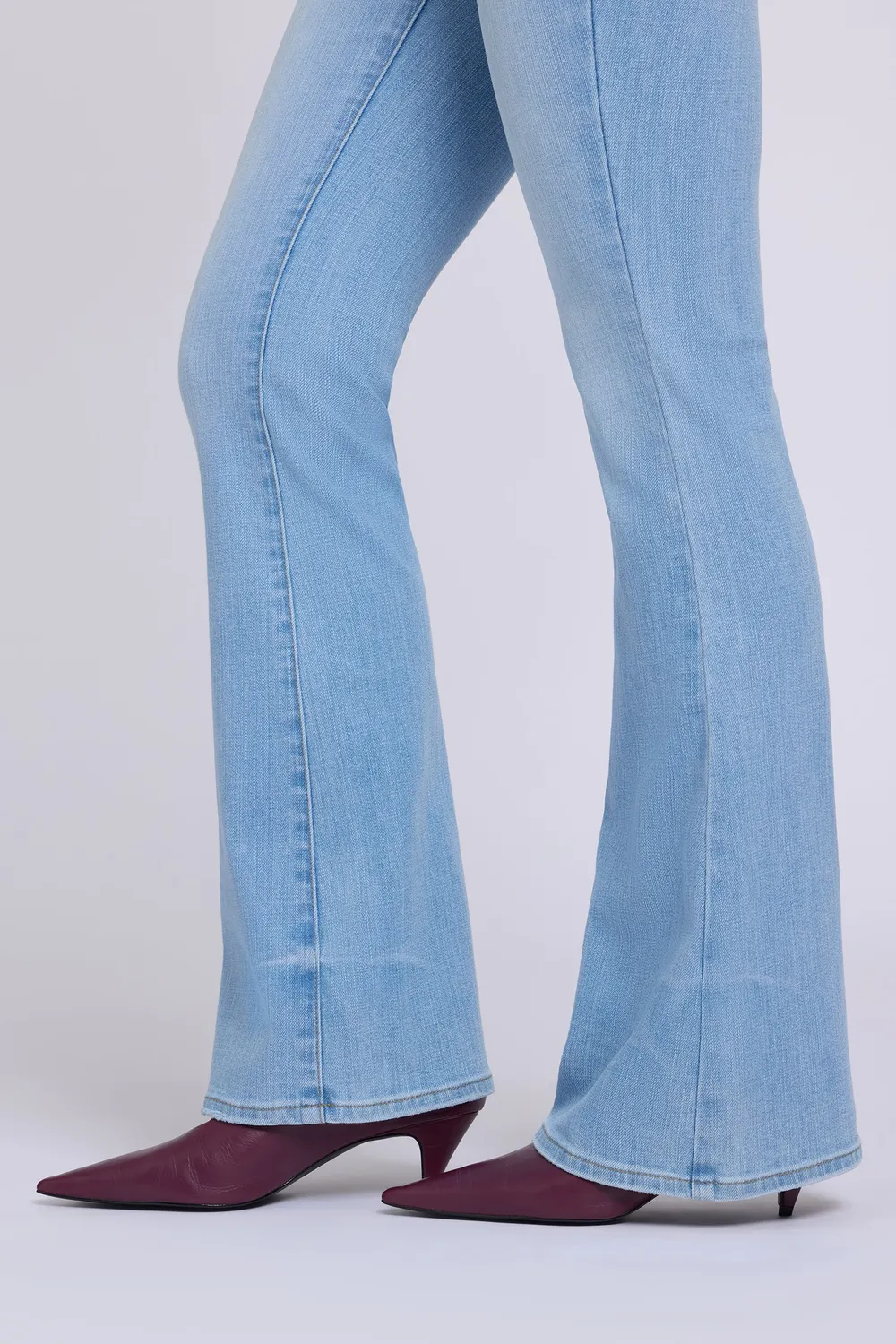 NYDJ Felicity Flared Jeans Alyssum Hellblau