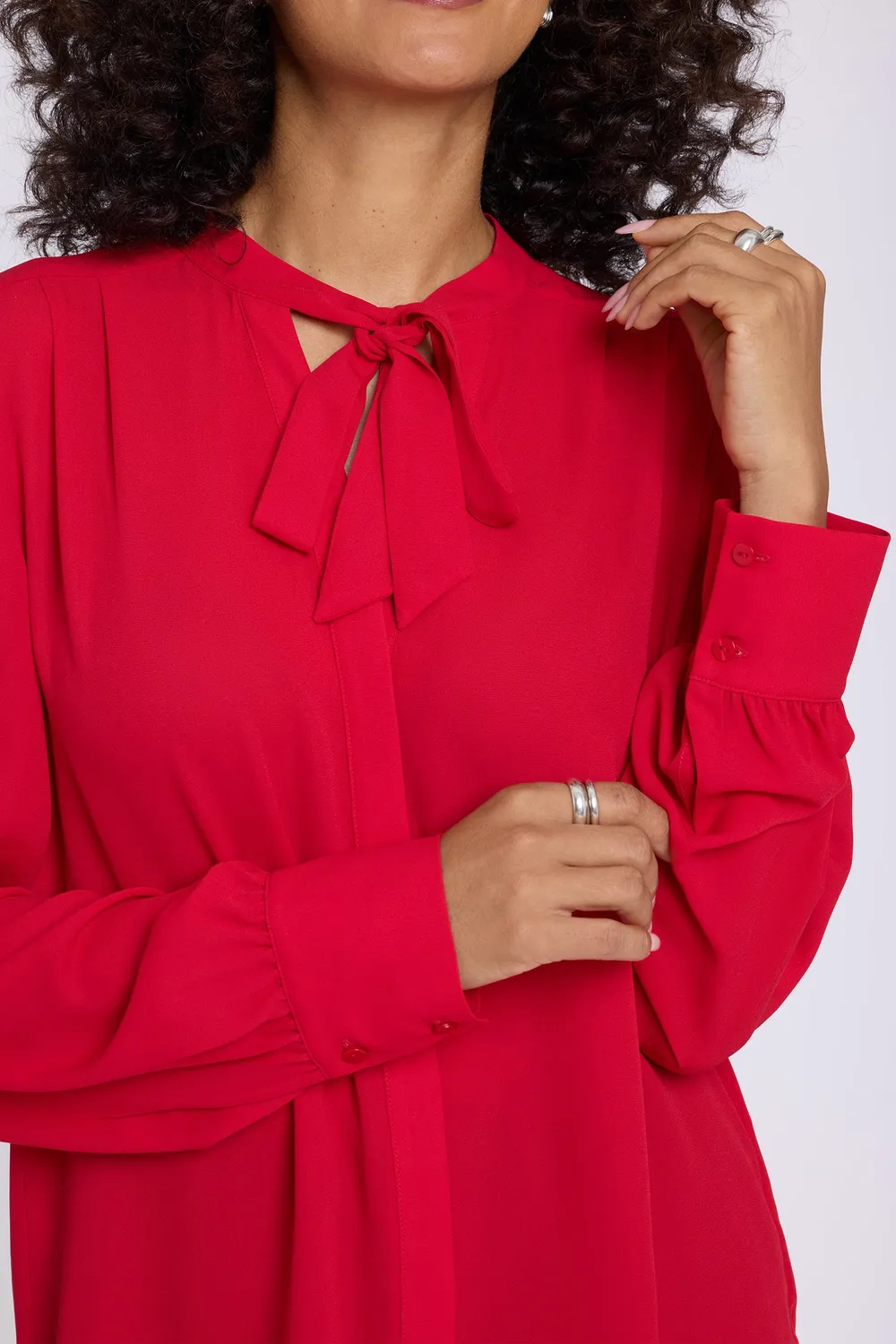 NYDJ Tie-Neck Bluse Passion Rot Schleife Langarm
